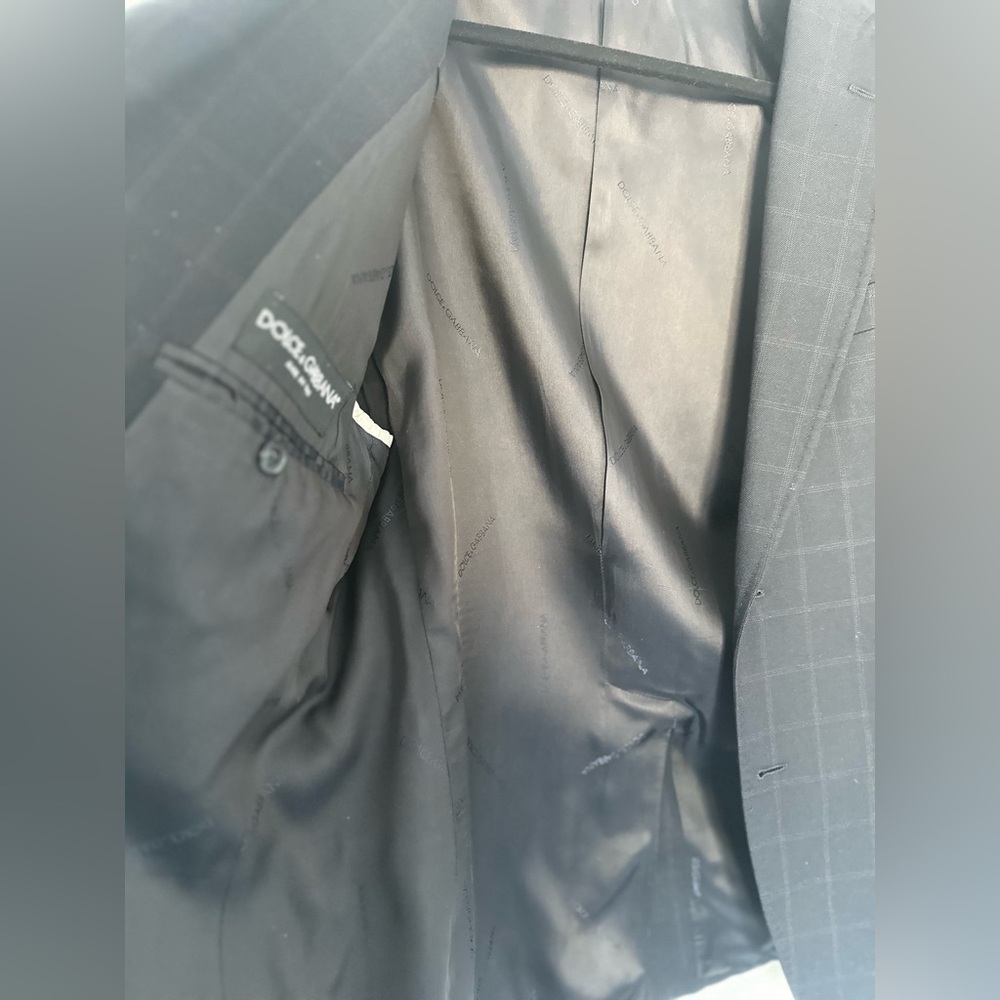Dolce & Gabbana 100% Virgin Wool Designer Suit | Subtle Checkered Pattern - Picture 10 of 17